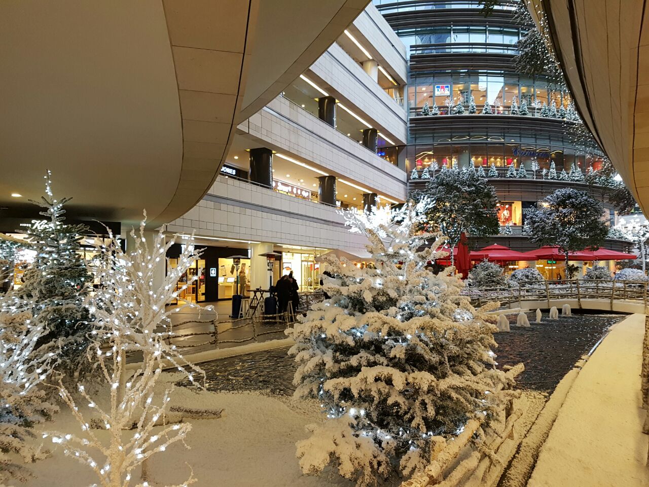 Louis Vuitton Istanbul Zorlu Center Store in Istanbul, Turkey