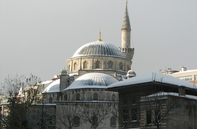 Sisli Mosque. Snow in Istanbul.