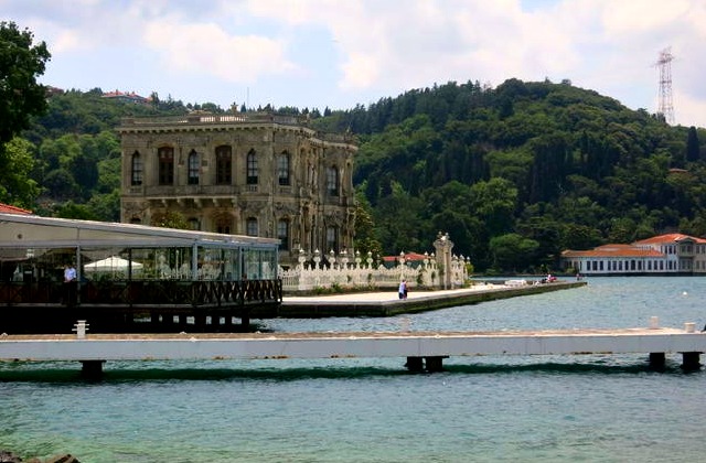 Kucuksu Palace from Istanbul Day Tours